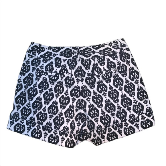 WHITE HOUSE BLACK MARKET PATTERNED CHINO SHORTS - Picture 2 of 4